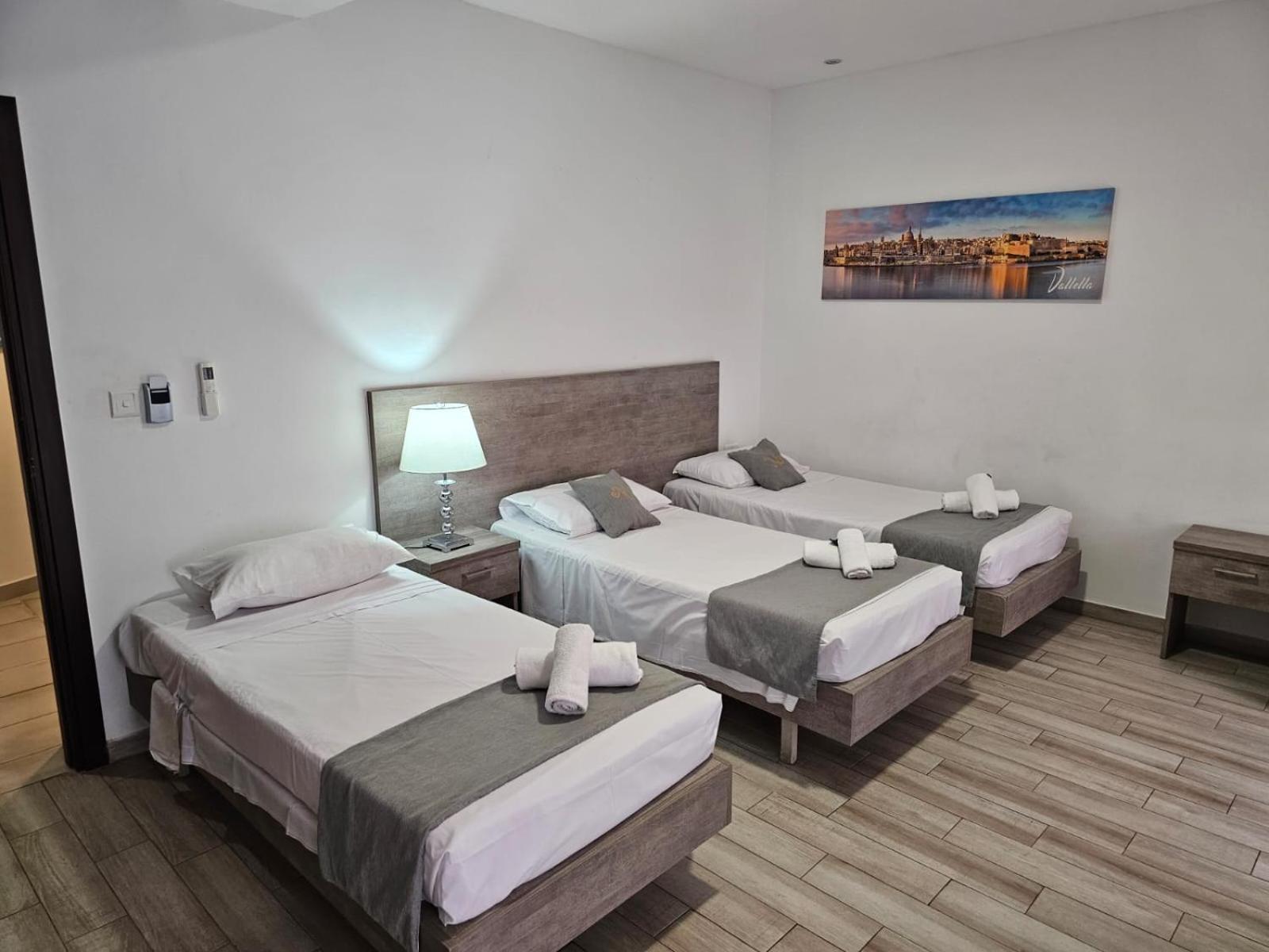 Napoli Suites Studios Aparthotel San Julián Exterior foto