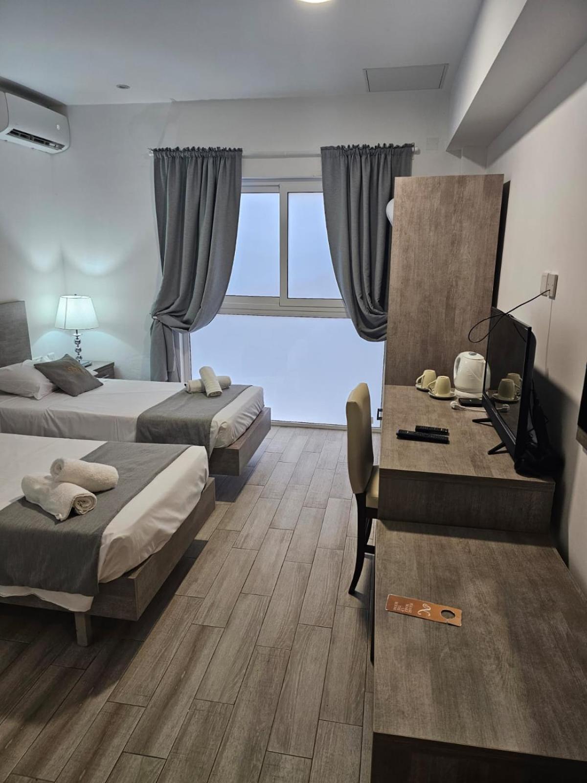 Napoli Suites Studios Aparthotel San Julián Exterior foto